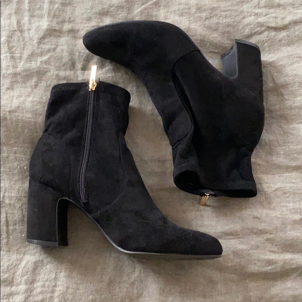 UNISA Black Booties